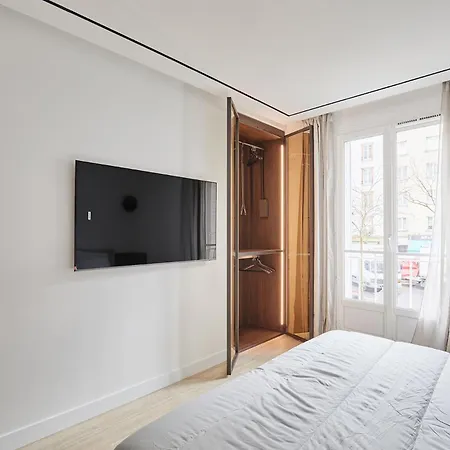 Spacious & Modern 2br 2ba L 16 Near Roland Garros *